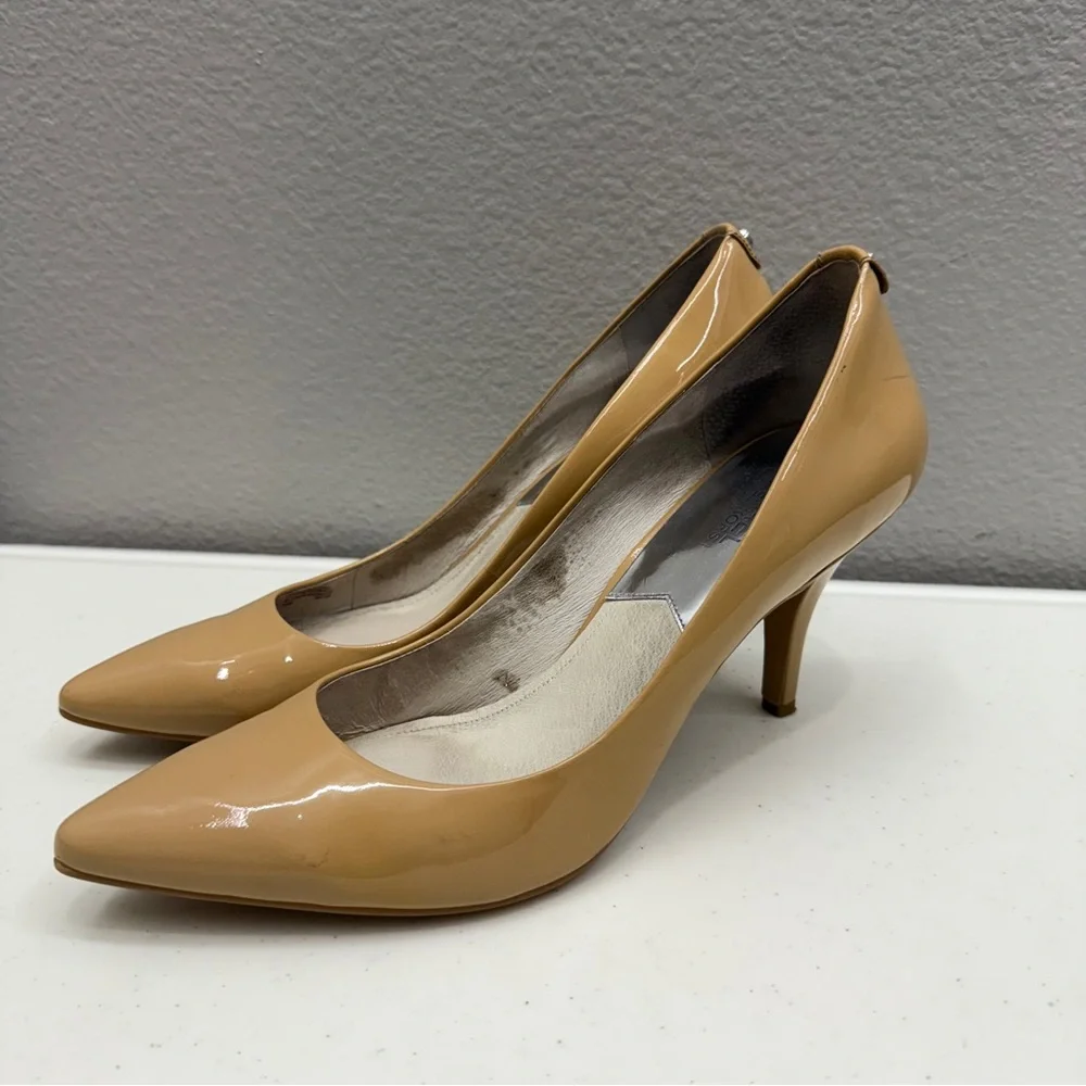 Michael Kors Beige Patent Leather Heels Size 10 Womens Designer Shoes